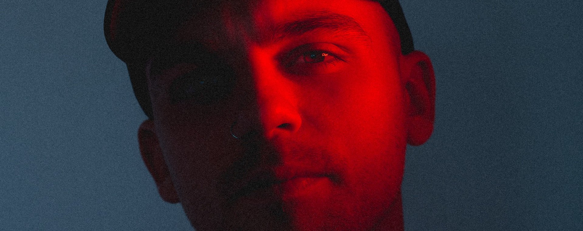 Shawn Jobin en déroute dans son nouveau clip