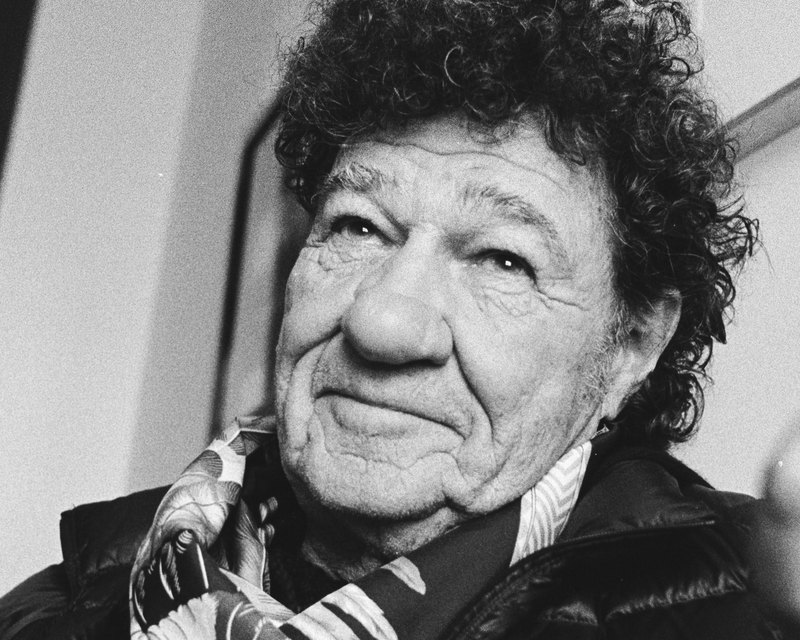 Robert Charlebois : Les deux mains dans le toaster