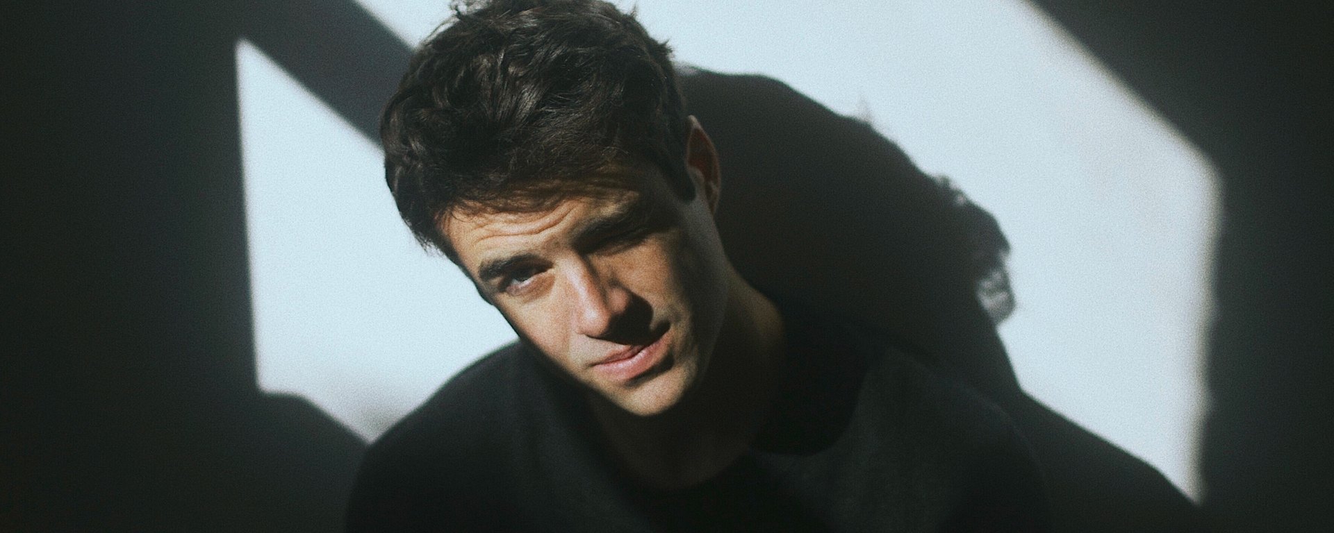 Geoffroy révèle la vaporeuse Woke Up Late