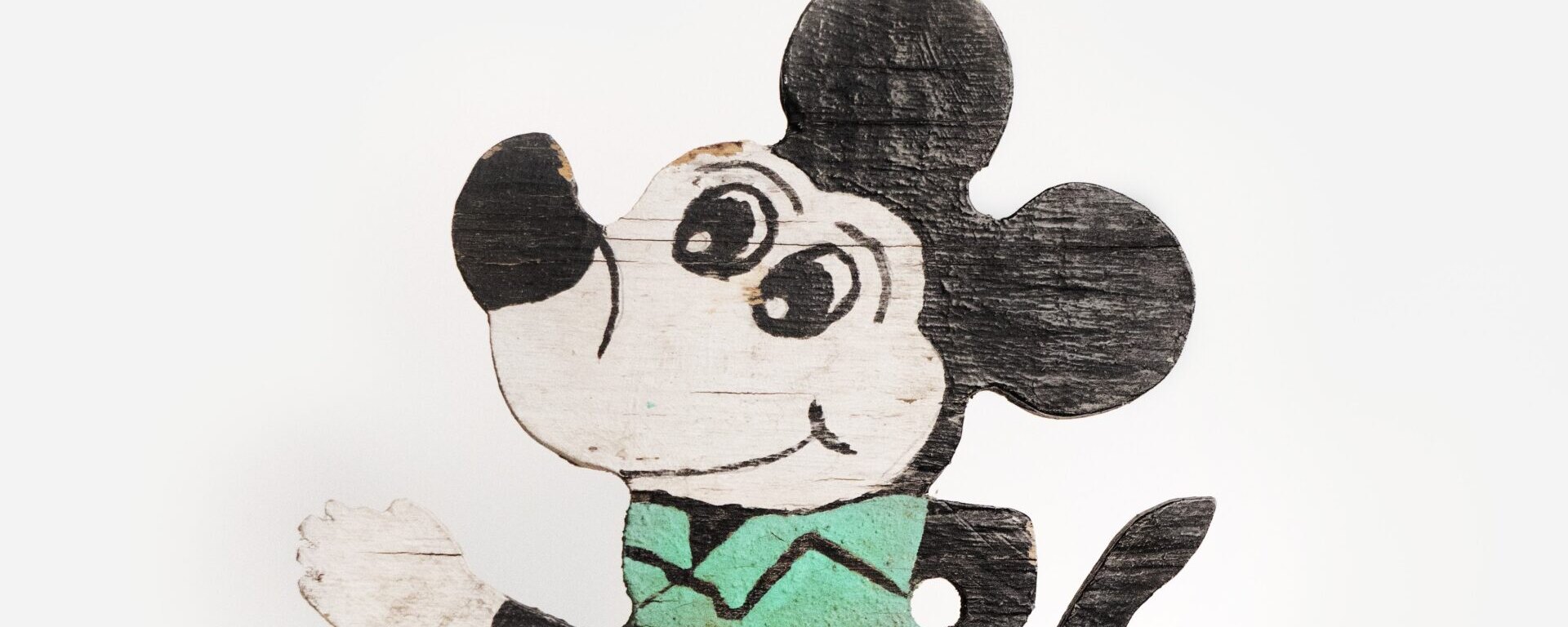 La fascination morbide de Maxime Bruneau pour Walt Disney congelé, Jésus et un chat